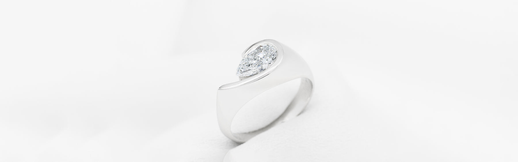 diamond ring, platinum, 18k yellow gold, 18k white gold, inspired ring, contemporary ring design, custom bespoke ring, diamond engagement ring, diamond dress ring, modern diamond ring,  womens contemporary ring