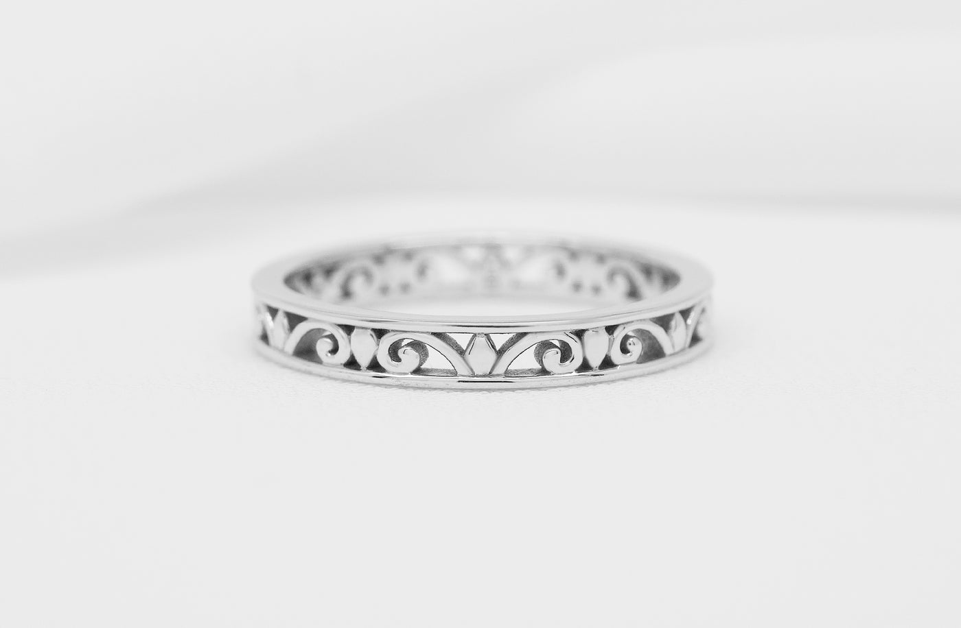 Filigree Patterned Ring in White Gold