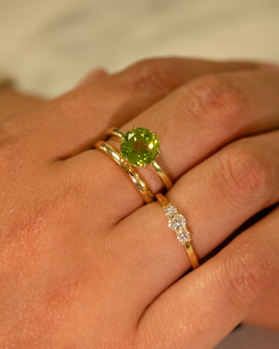 Round Cut Peridot Solitaire Ring in Yellow Gold | 3.18ct