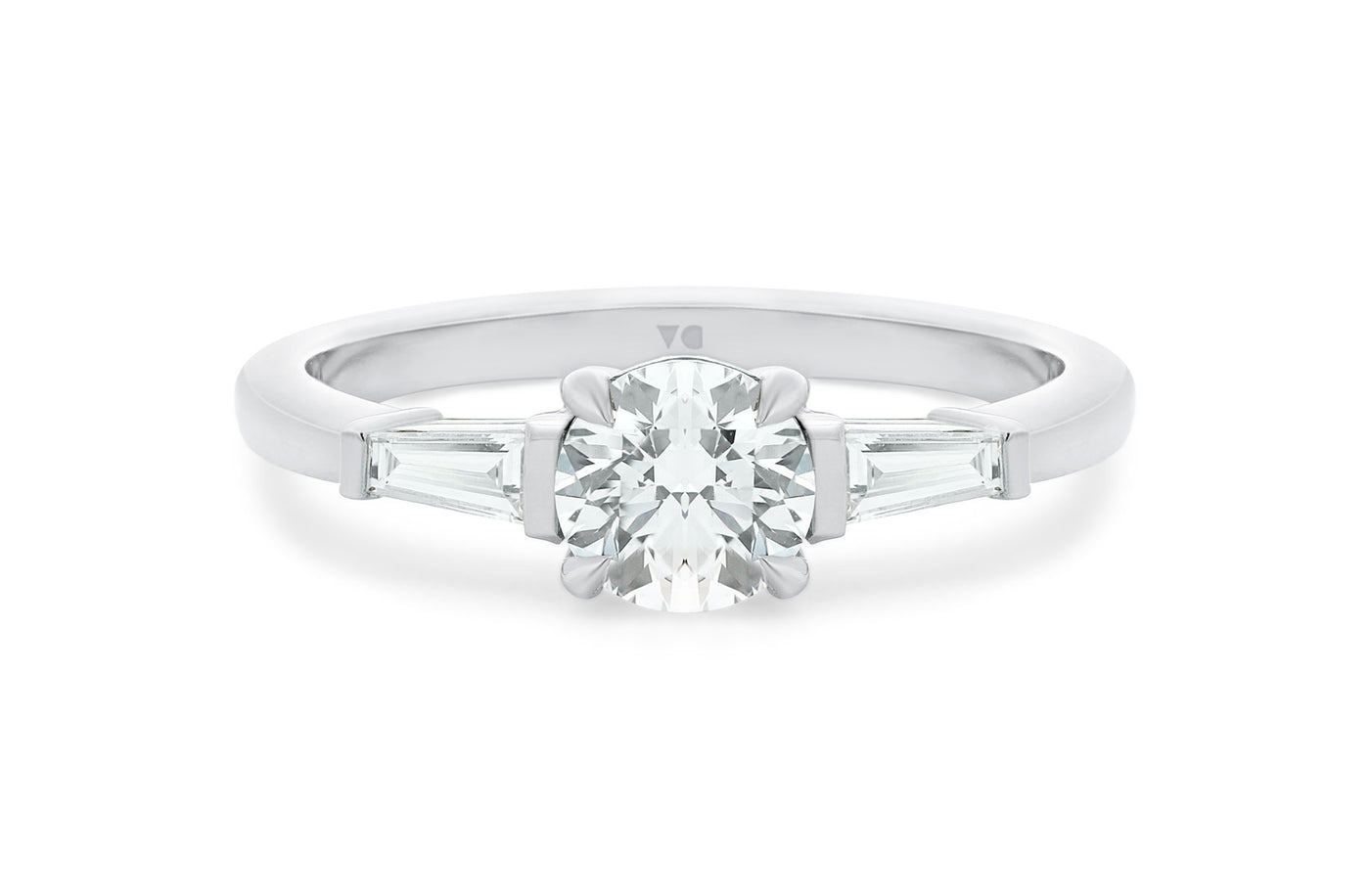 Fino: Brilliant Cut Diamond Three Stone Ring