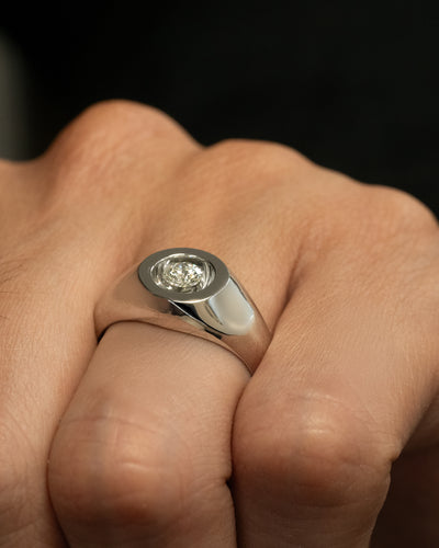 Floeting® Diamond, Floeting® Cut, Clawless, Prongless, Floating Diamond, Round Signet Ring, Platinum, Gender neutral, Mens signet ring, dress ring