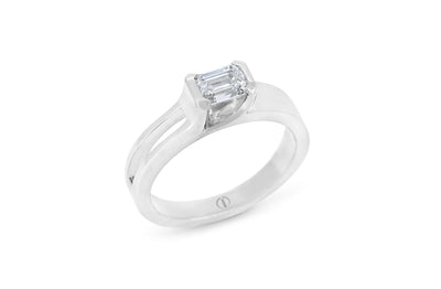 Levald: Emerald Cut Diamond Solitaire Ring