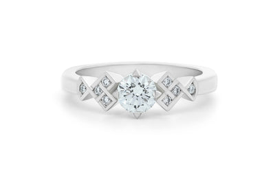 Istella: Brilliant Cut Diamond Solitaire Ring