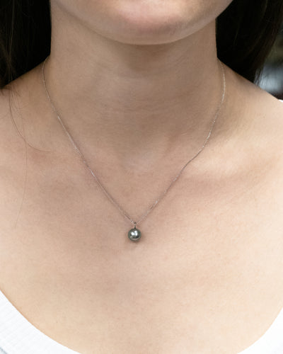 Tahitian Black Pearl Pendant in White Gold