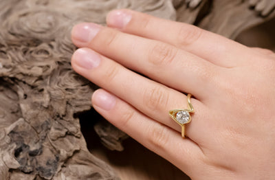 Cove: Brilliant Cut Diamond Ring