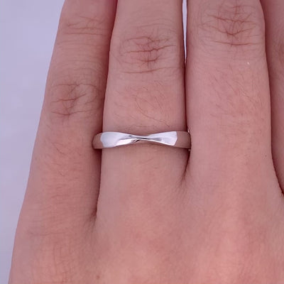 Knife Edge Cinched Ring in Platinum