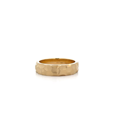 Hammered Finish 5.6mm Band in Yellow Gold
