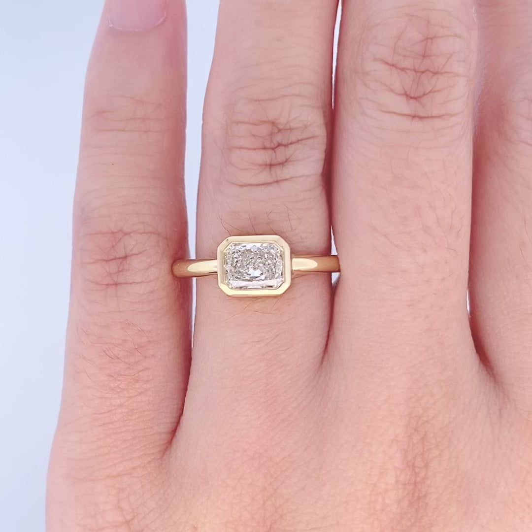 Kaleidoscope: Radiant Cut Diamond Solitaire Ring in Yellow Gold | 1.00ct