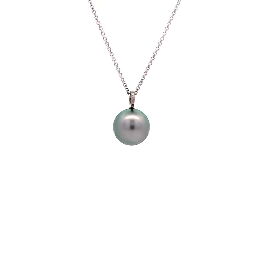 Tahitian Black Pearl Pendant in White Gold