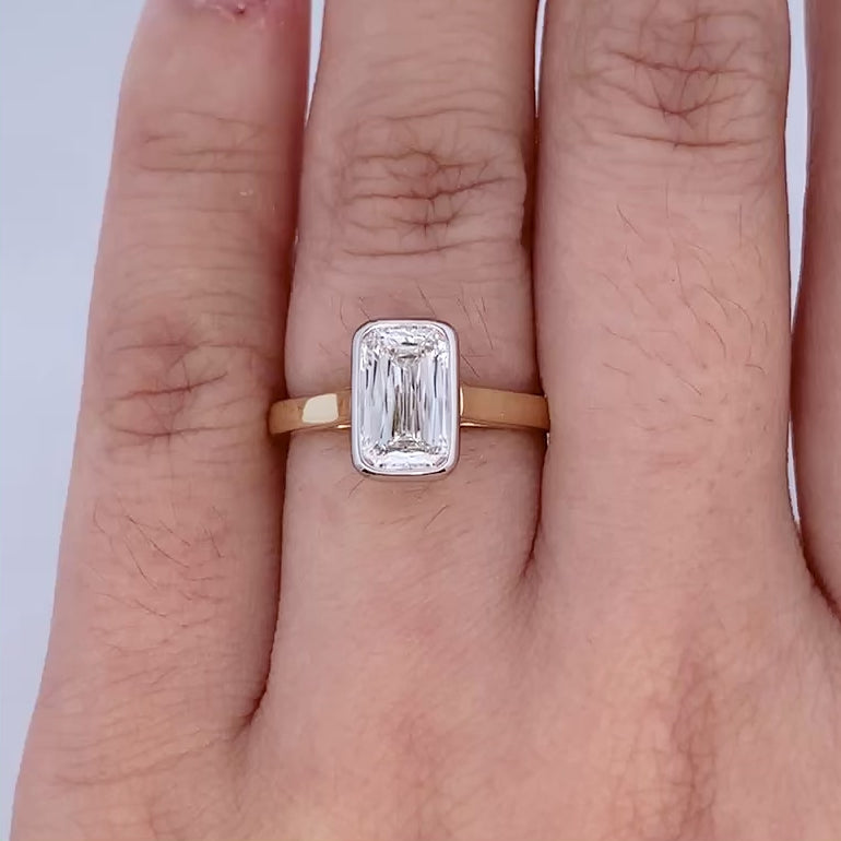 Modified Emerald Cut Diamond Solitaire Ring in Yellow Gold | 1.64ct I SI1

