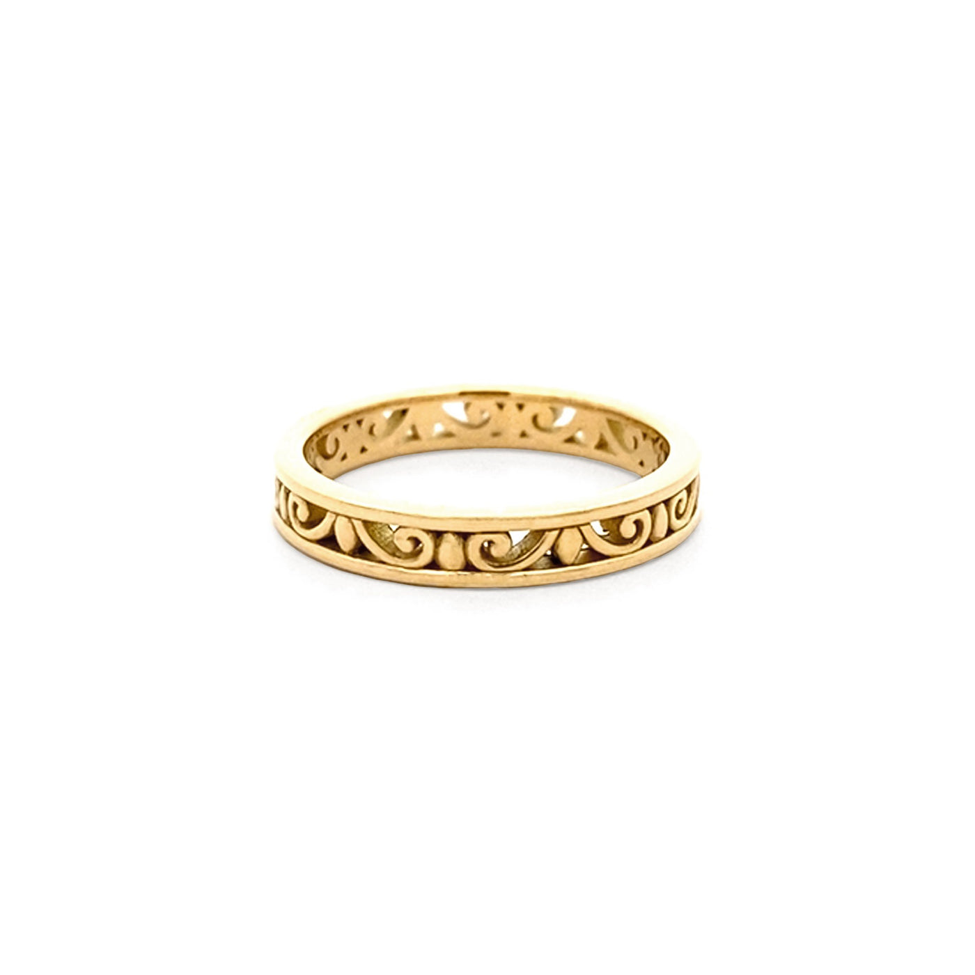 Filigree Patterned Ring in Yellow Gold