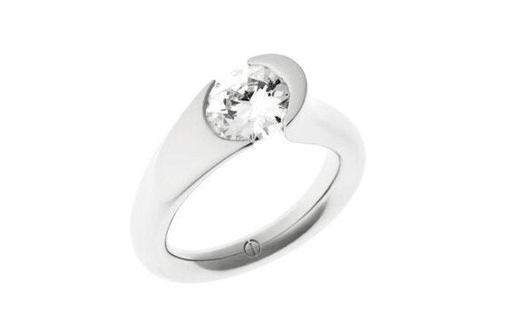 Stellad: Brilliant Cut Diamond Solitaire Ring