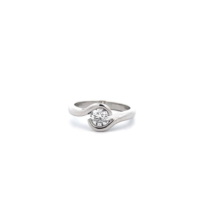 Wander: Brilliant Cut Diamond Solitaire Ring